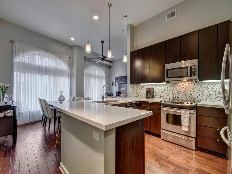 507 Sabine St #509 — exterior