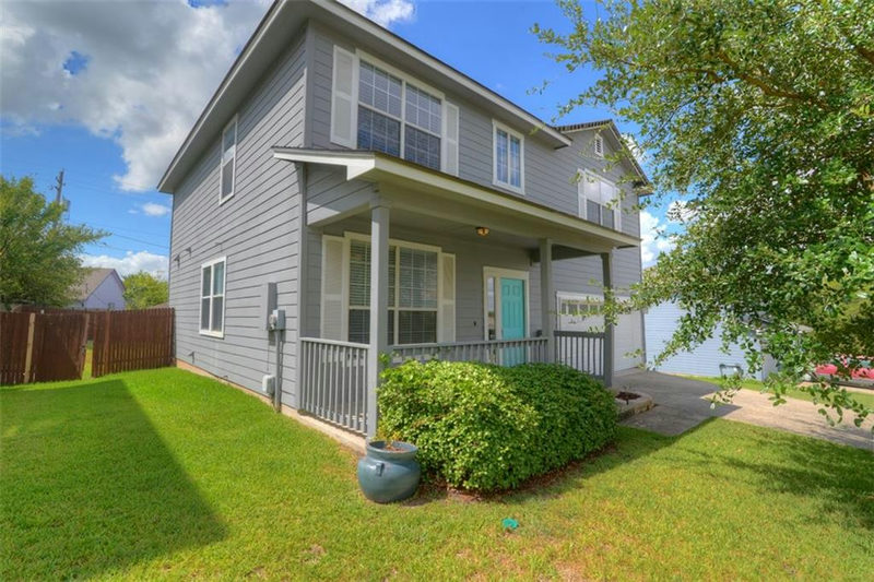 9206 Magna Carta Loop — exterior