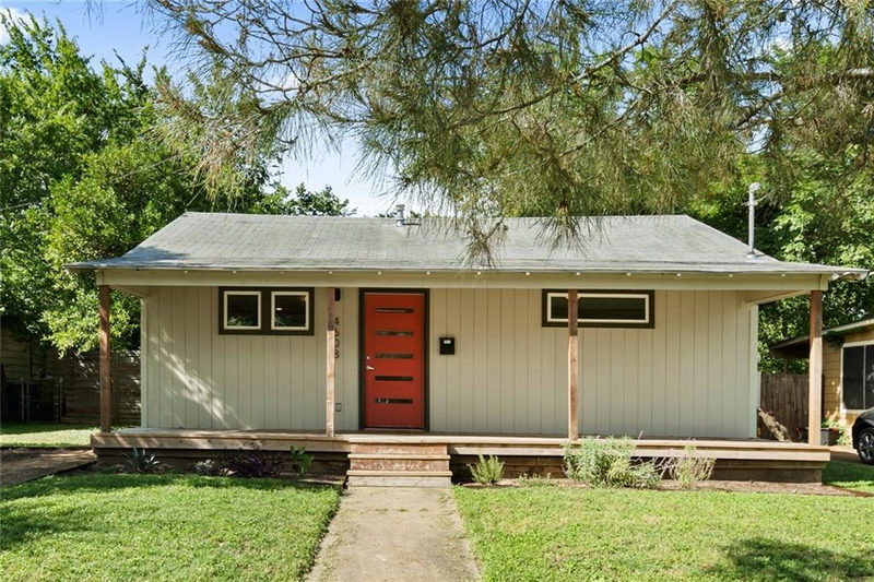 4608 Leslie Ave — exterior